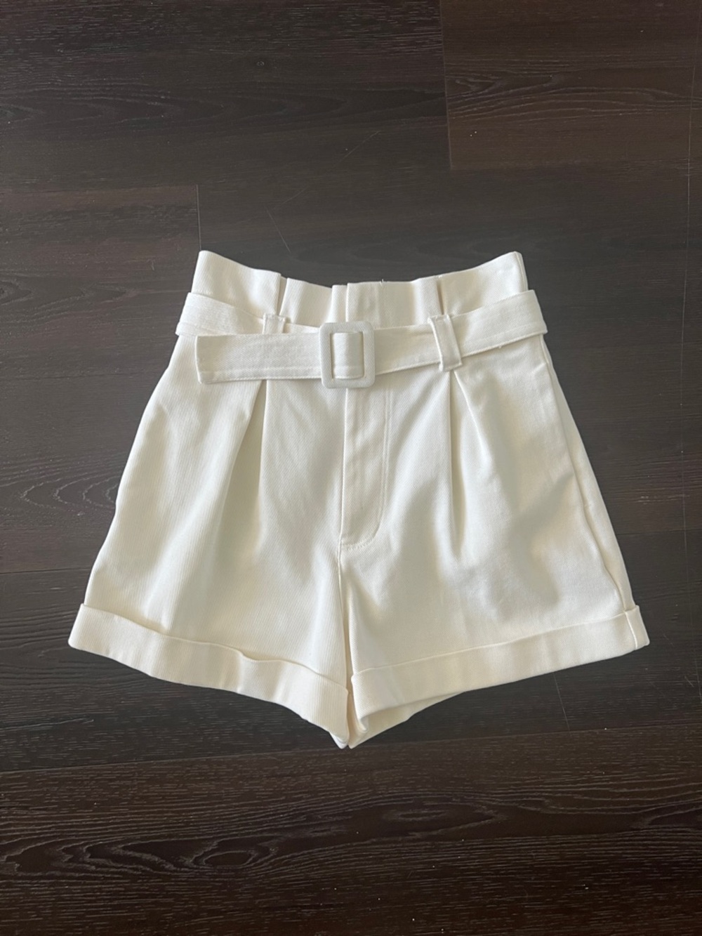 Zara High-Waist Pleated Belted Shorts in Cream